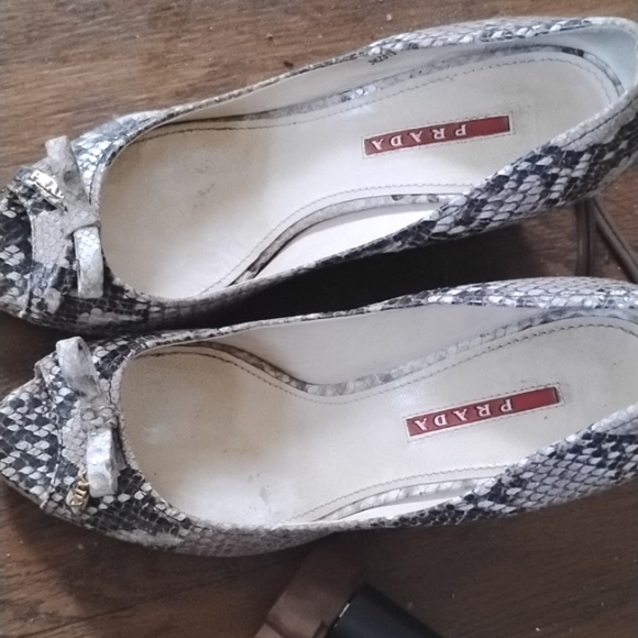 PRADA PYTHON SNAKESKIN LEATHER TAN BROWN LOGO CORK WEDGE HEELS PUMPS 8.5 - Picture 12 of 14